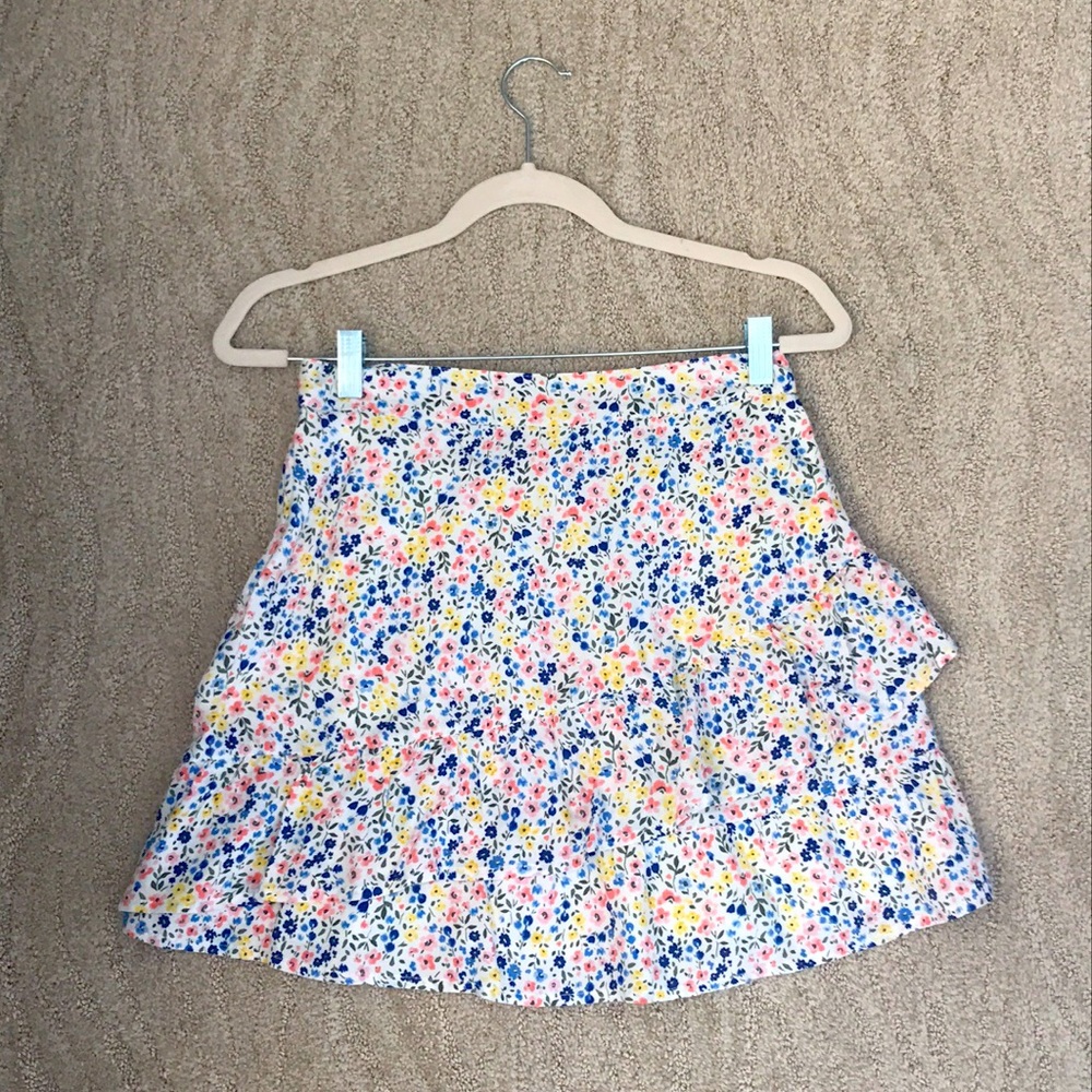 *WORN ONCE* Gorgeous Ruffled Floral Skirt!